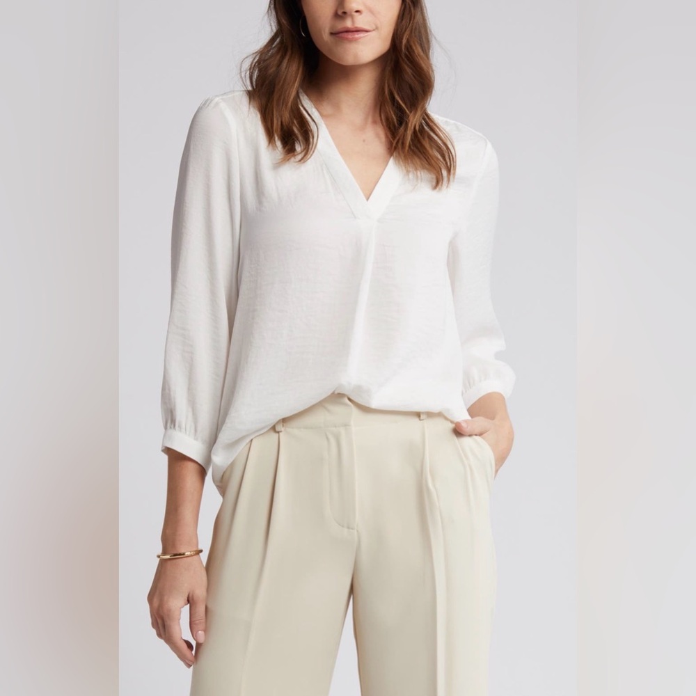 Vince Camuto White V-Neck Blouse, Medium. hammered satin. Three quarter sleeve.